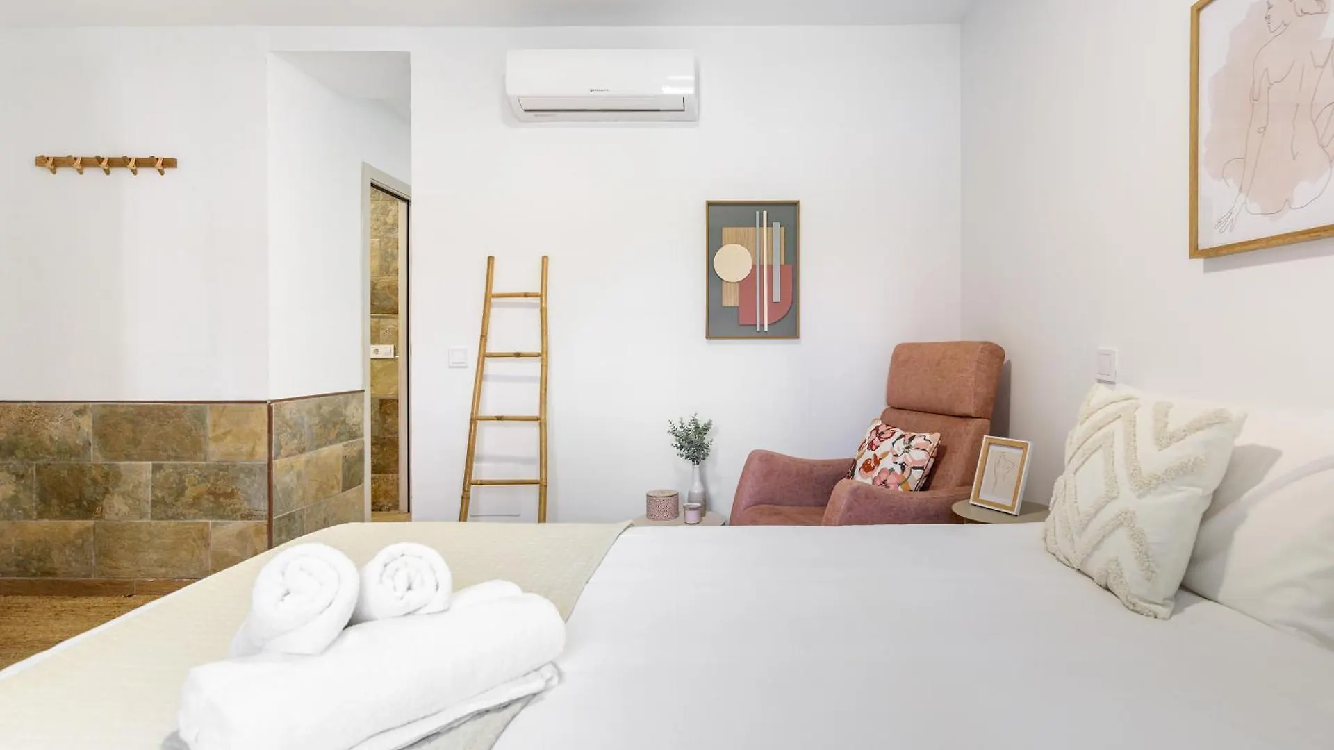 Wintowinrentals Bonito, Moderno Y Acogedor Málaga 0*,